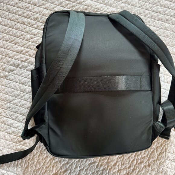 Lululemon 22L Tech Canvas Backpack - Picture 2 of 4